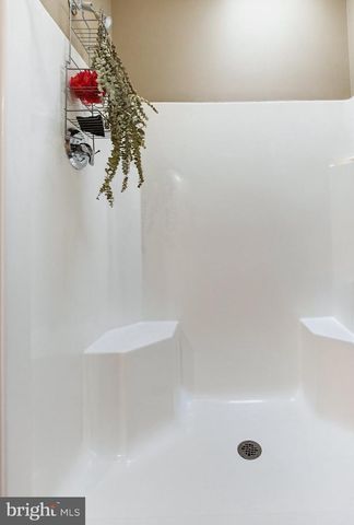 588 BLOSSOM TRL, Mount Joy, PA 17552