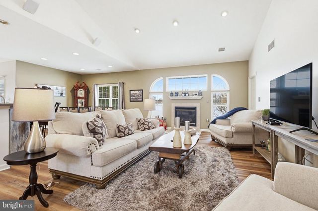 588 BLOSSOM TRL, Mount Joy, PA 17552