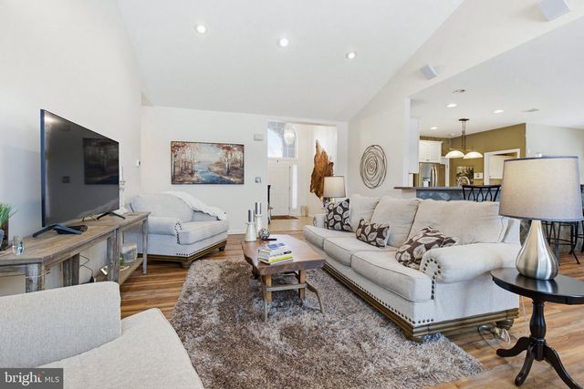 588 BLOSSOM TRL, Mount Joy, PA 17552