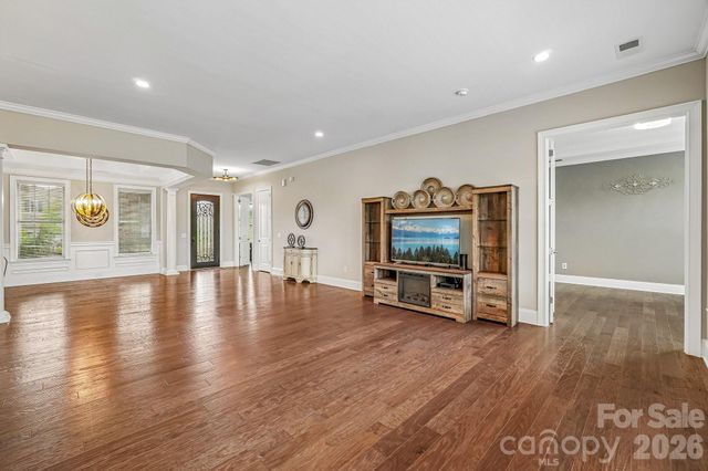 14503 Crest Court, Charlotte, NC 28278