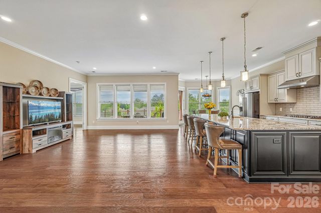 14503 Crest Court, Charlotte, NC 28278