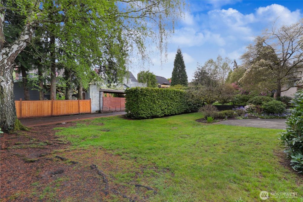 3820 NE 62nd Street, Seattle, WA 98115