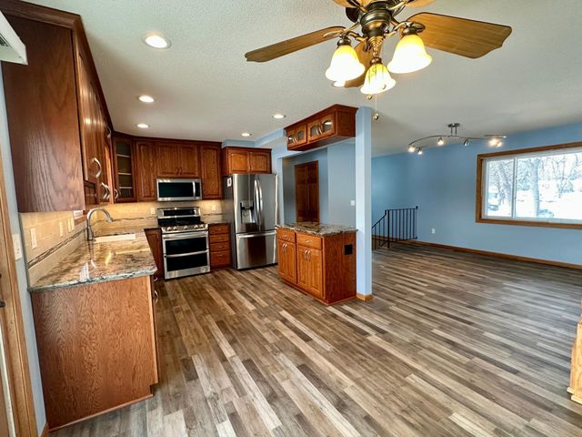 1189 11th Street SE, Forest Lake, MN 55025