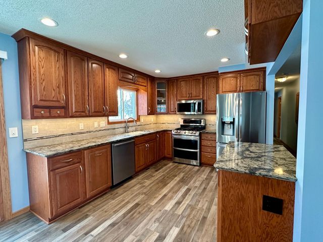 1189 11th Street SE, Forest Lake, MN 55025