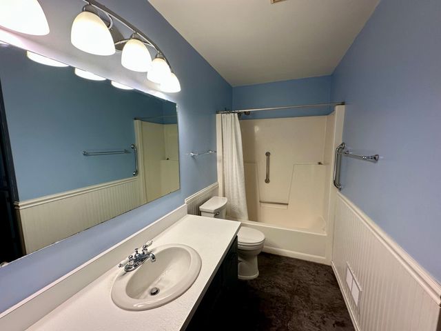 1189 11th Street SE, Forest Lake, MN 55025