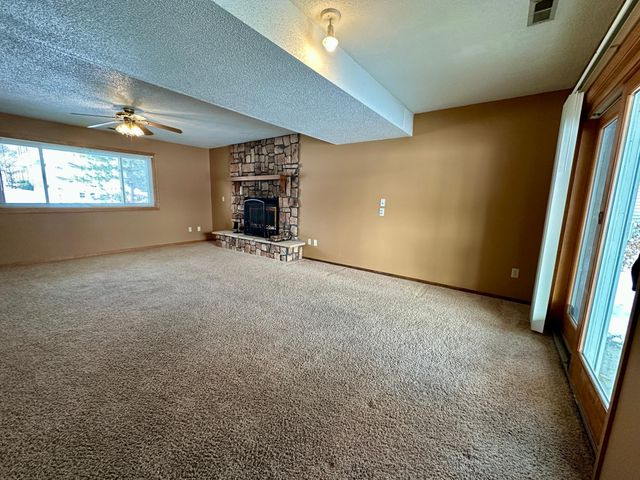 1189 11th Street SE, Forest Lake, MN 55025