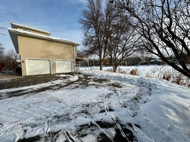 1189 11th Street SE, Forest Lake, MN 55025