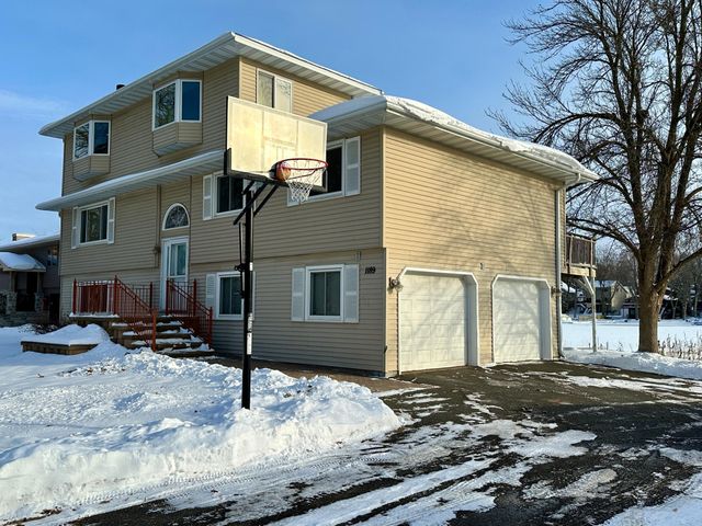 1189 11th Street SE, Forest Lake, MN 55025