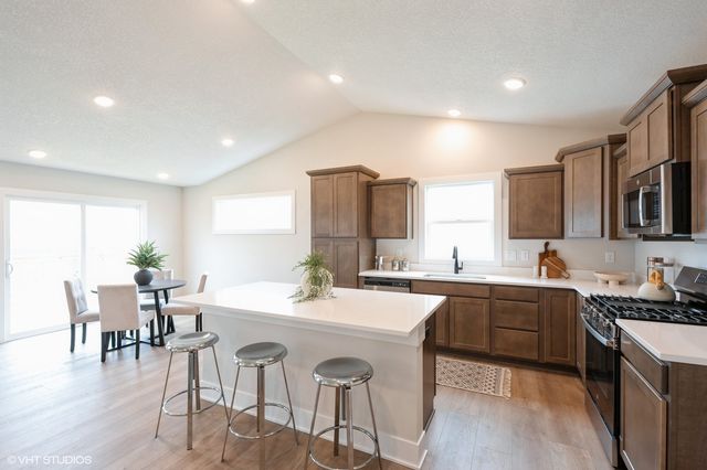 5610 NE Briarwood Drive, Ankeny, IA 50021