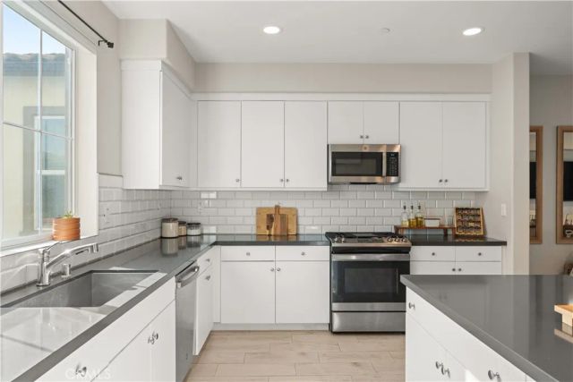 31305 Via Nubes, Temecula, CA 92592