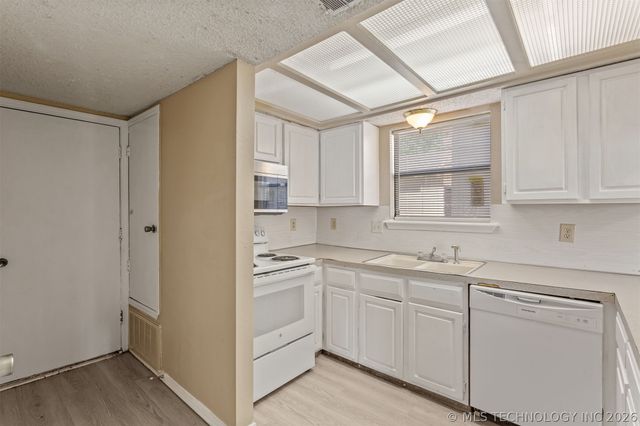 12921 E 28th Place, Tulsa, OK 74134