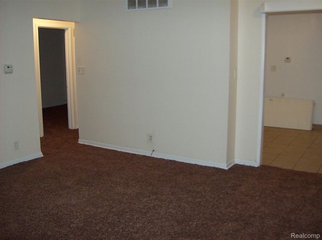 10641 TROY Street, Oak Park, MI 48237