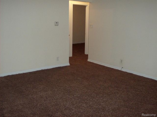 10641 TROY Street, Oak Park, MI 48237