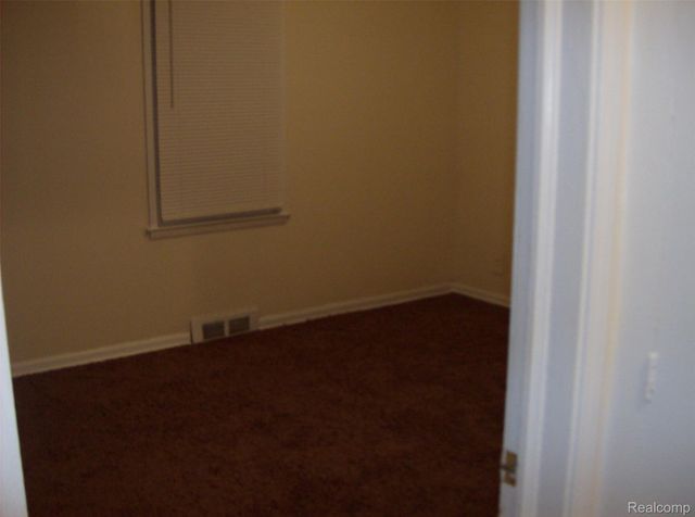 10641 TROY Street, Oak Park, MI 48237