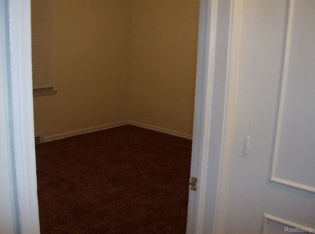 10641 TROY Street, Oak Park, MI 48237