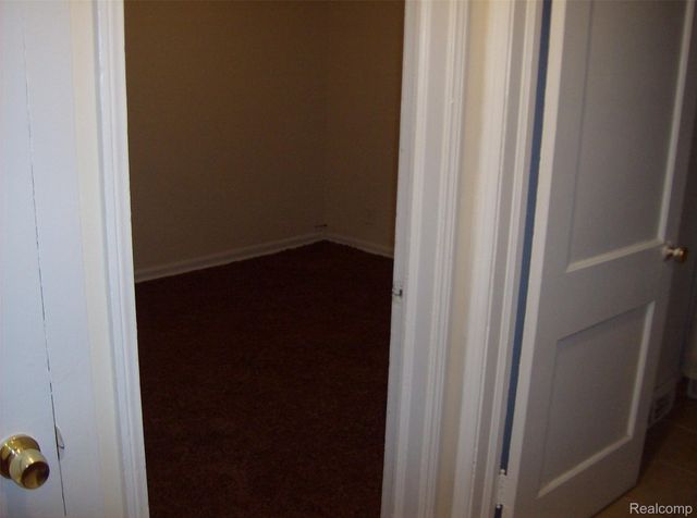 10641 TROY Street, Oak Park, MI 48237