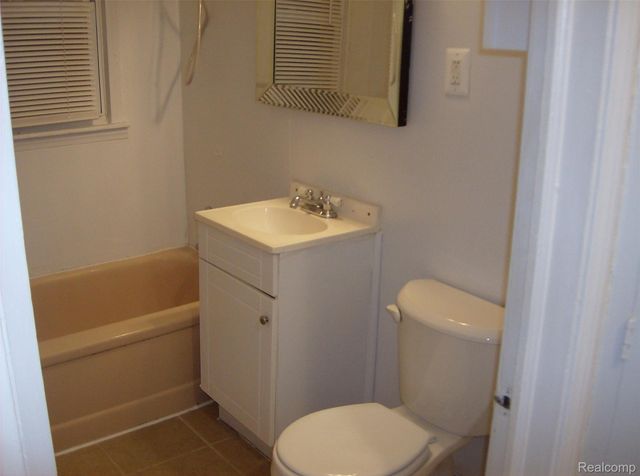 10641 TROY Street, Oak Park, MI 48237