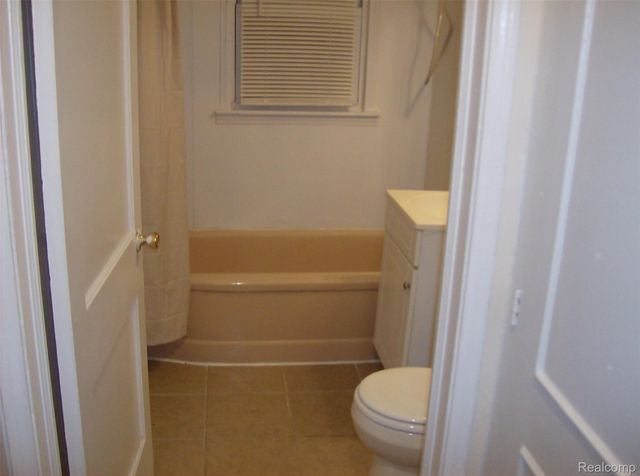 10641 TROY Street, Oak Park, MI 48237