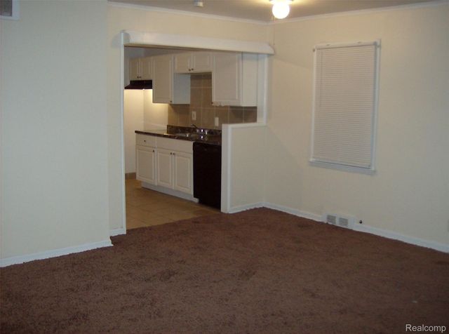 10641 TROY Street, Oak Park, MI 48237