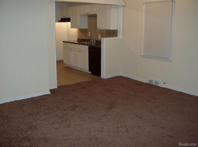 10641 TROY Street, Oak Park, MI 48237