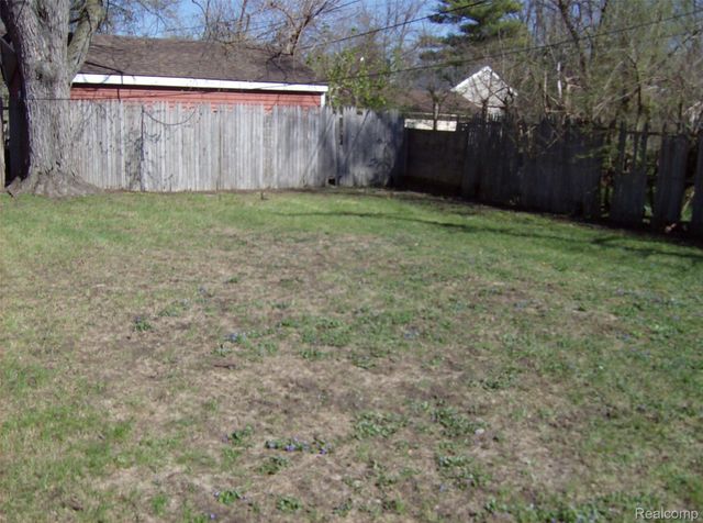 10641 TROY Street, Oak Park, MI 48237