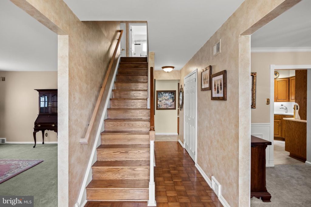 154 LAURIE LN, Philadelphia, PA 19115 — photo 5
