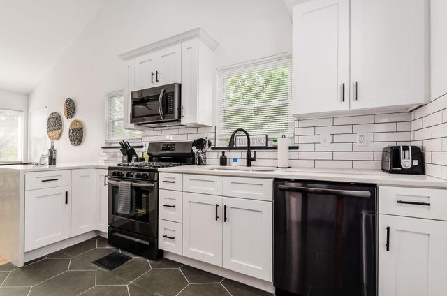 103 E Jeffrey Place, Columbus, OH 43214