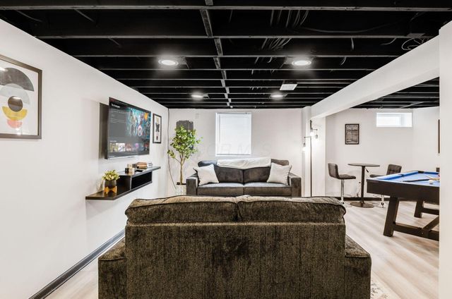 103 E Jeffrey Place, Columbus, OH 43214