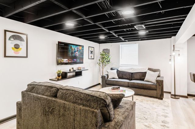 103 E Jeffrey Place, Columbus, OH 43214