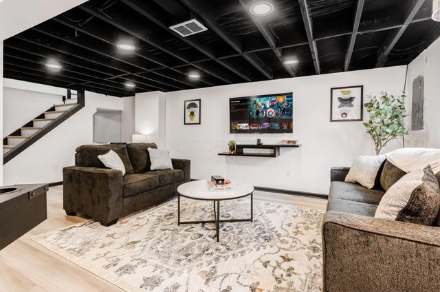 103 E Jeffrey Place, Columbus, OH 43214