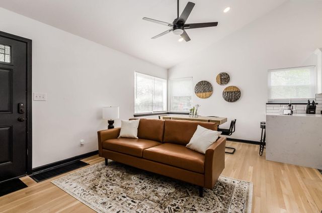 103 E Jeffrey Place, Columbus, OH 43214