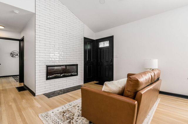 103 E Jeffrey Place, Columbus, OH 43214