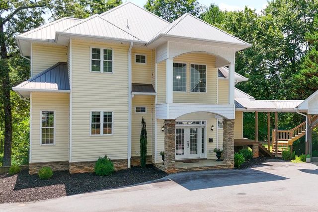 30 Berrong Drive, Hayesville, NC 28904