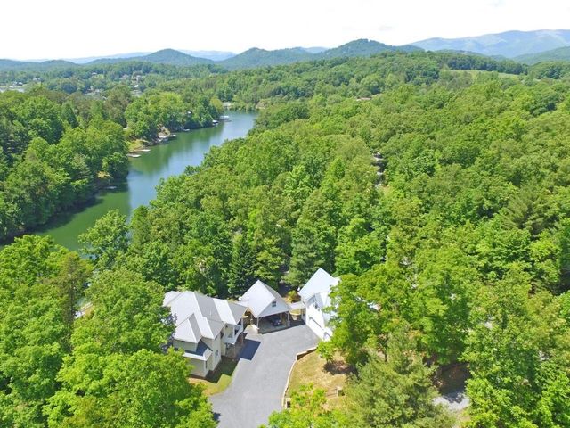 30 Berrong Drive, Hayesville, NC 28904