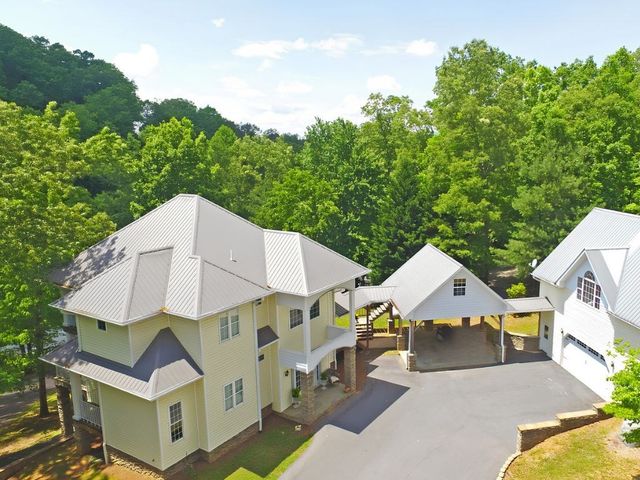 30 Berrong Drive, Hayesville, NC 28904