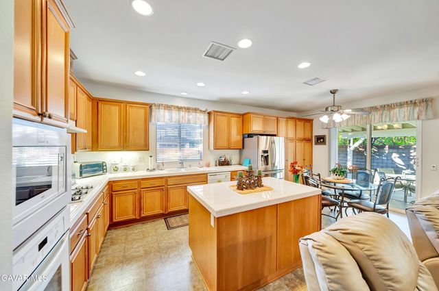 6147 W J-15, Lancaster, CA 93536