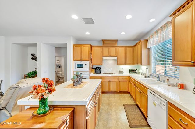 6147 W J-15, Lancaster, CA 93536