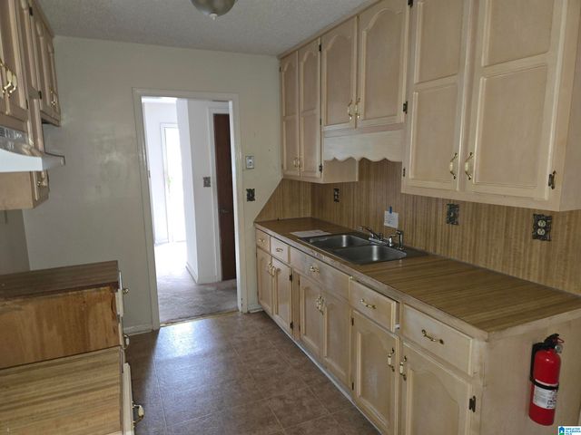 532 LAMPLIGHTER LANE, Birmingham, AL 35214