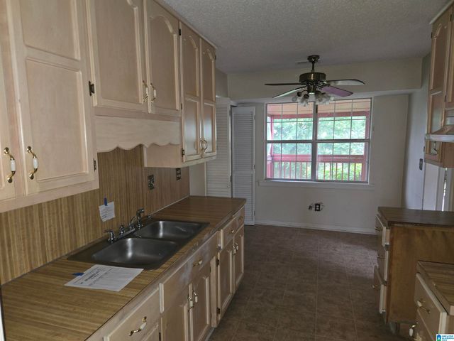 532 LAMPLIGHTER LANE, Birmingham, AL 35214