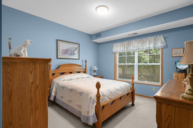 5650 Boone Avenue N 116, New Hope, MN 55428