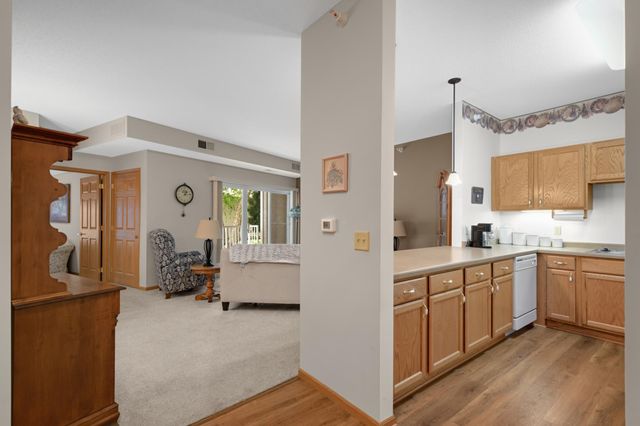 5650 Boone Avenue N 116, New Hope, MN 55428