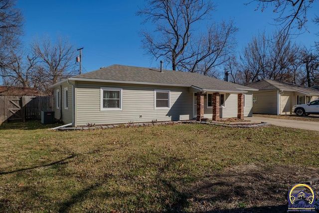 3388 SW Mayo AVE, Topeka, KS 66611