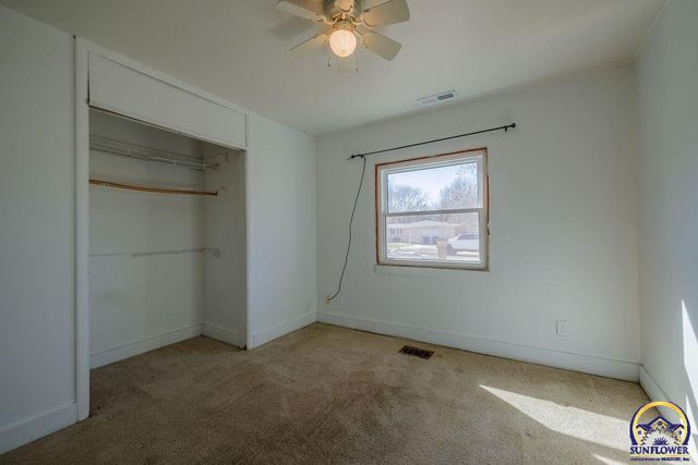 3388 SW Mayo AVE, Topeka, KS 66611