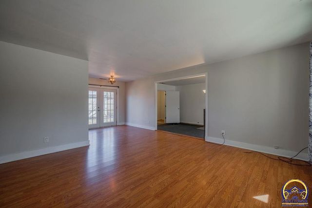 3388 SW Mayo AVE, Topeka, KS 66611