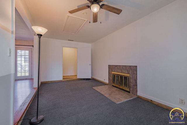 3388 SW Mayo AVE, Topeka, KS 66611