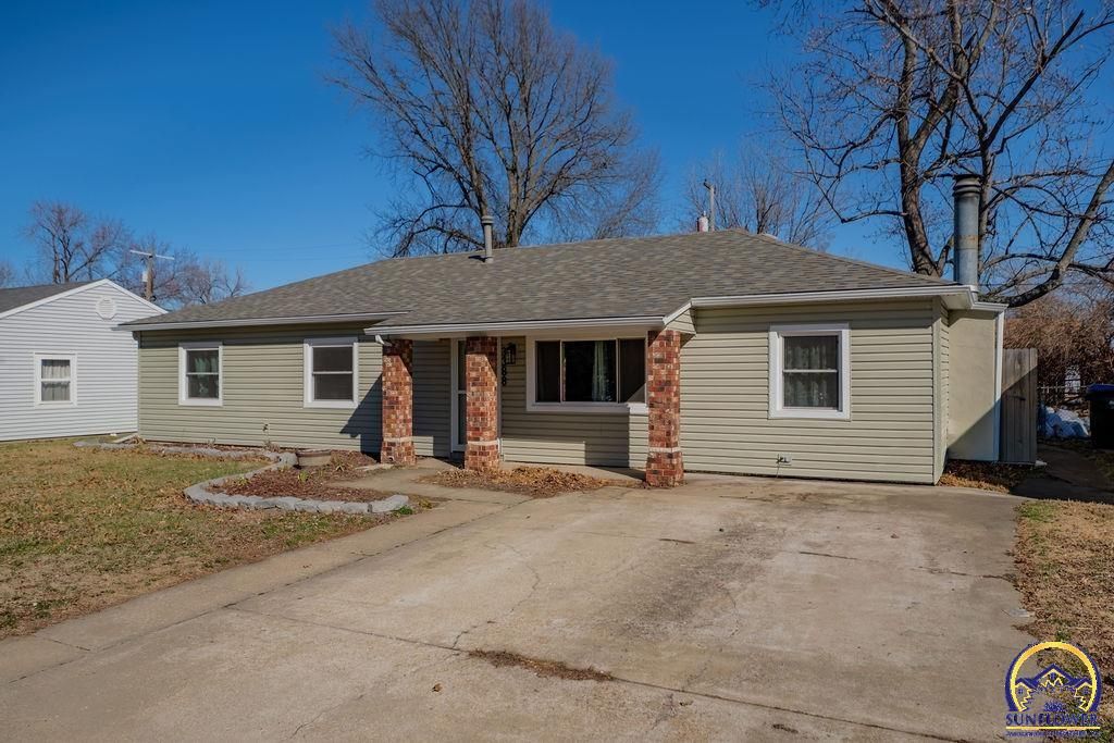 3388 SW Mayo AVE, Topeka, KS 66611