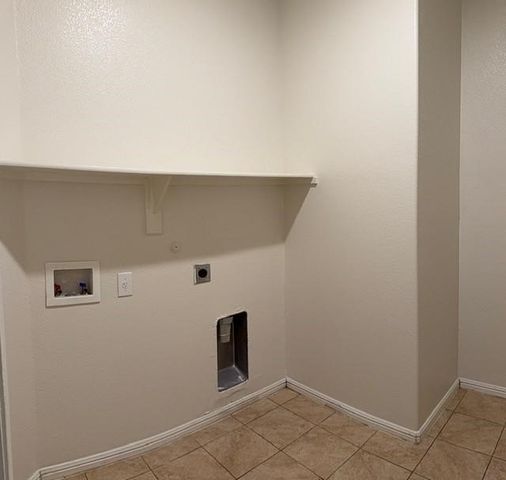945 Loftin Street, Crowley, TX 76036