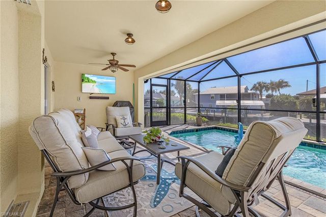 3627 Schooner LN, St. James City, FL 33956