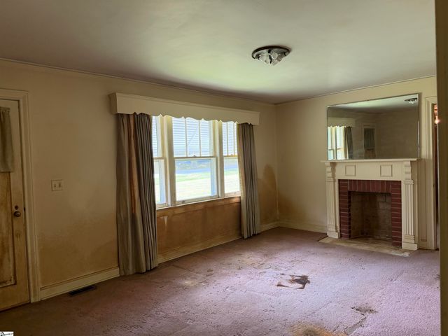 6 Shadow Lane, Taylors, SC 29687