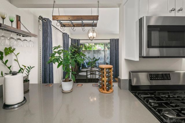 245 FESTIVAL DR, Oceanside, CA 92057